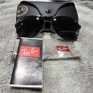 Ray-Ban Black and Silver Aviator Sunglasses